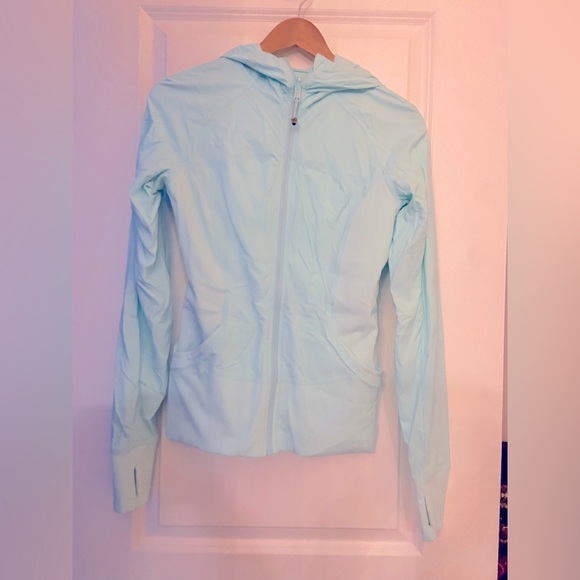 Lululemon - Picture 1 of 3